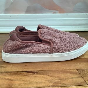 Kids pink fluffy Mad Love slip-ons